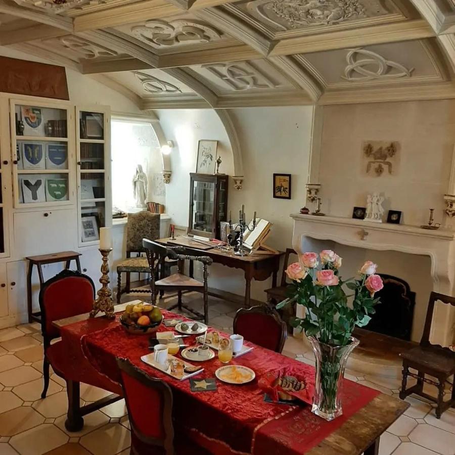 Chateau De Mornay Saint-Pierre-de-l'Isle المظهر الخارجي الصورة